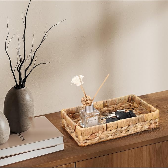 Hipiwe Small Keys Basket for Entryway Table Decorative Wicker Basket Tray Woven Organizer Baskets Water Hyacinth Snacks Fruit Serving Trays for Keys Wallet Cell Phone Candy Organizing, 9.8"x6.3"