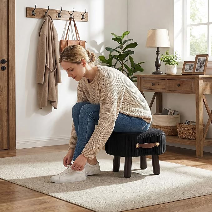 Foot Stools Ottoman with Handle Small Foot Stool Footrest Ottomon | Velvet Footstool Ottoman with Padded Seat, Curved Foot Rest Stool with Wooden Legs for Living Room, Entrywa（Black）