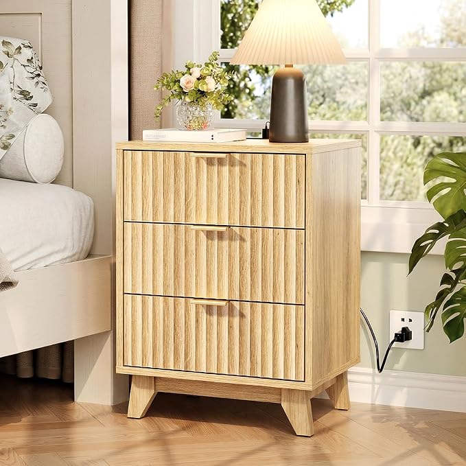 VINGLI Fluted Nightstand with Charging Station, 3 Drawer Nightstand Oak Modern Night Stand for Bedroom, Fluted Bedside Table/End Table/Side Table, 17.72" W*13.78" D*23.62" H, 1 pc