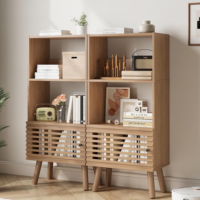 Furnify Small Bookcase, 43" H Open Shelf Cube Bookshelf with Slatted Door, Mid-Century Bookcase with 3 Cubes, Open Shelves Display Storage Cabinet for Living Room, Home Office, Oak